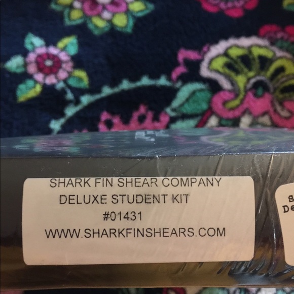 Shark Fin Shears Deluxe student kit NIP $499.00 - Picture 2 of 3